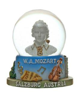 Snow Globe Mozart